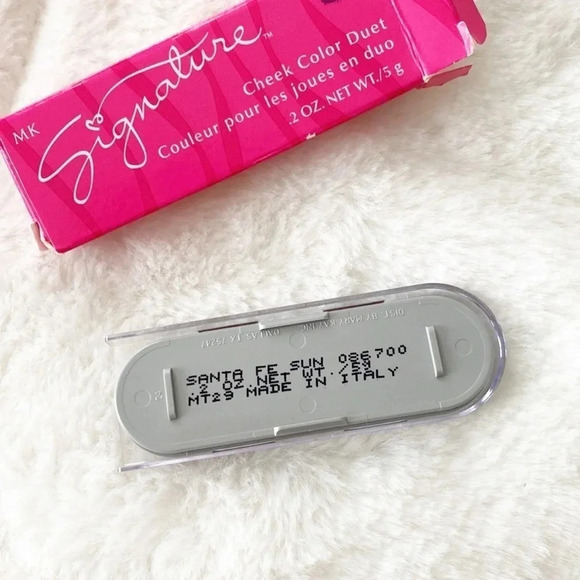 Mary Kay bundle highlighting powder, matte lip color stick, & cheek color, brush - Picture 8 of 9